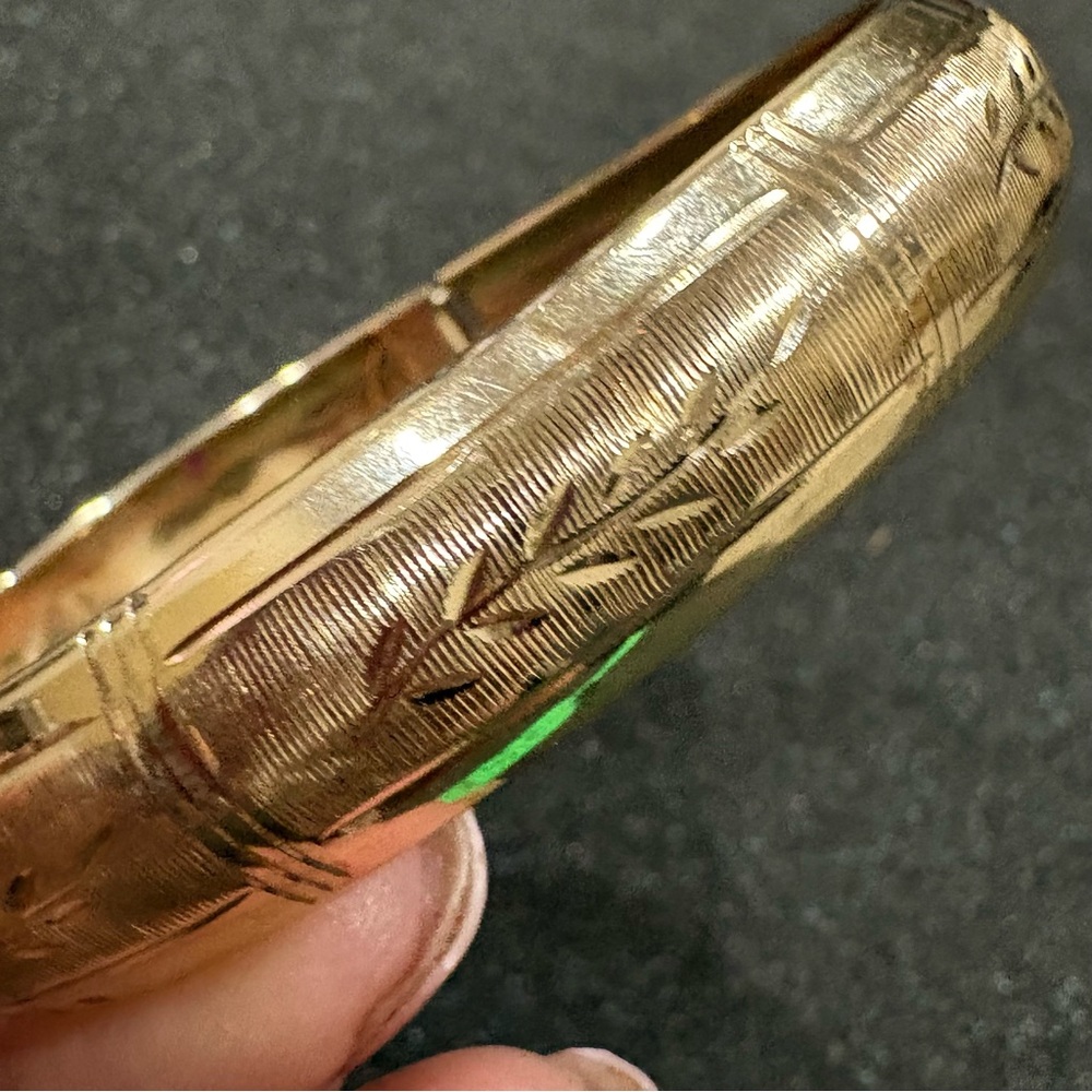 10k Solid Gold Michael Anthony Bangle Bracelet - image 6